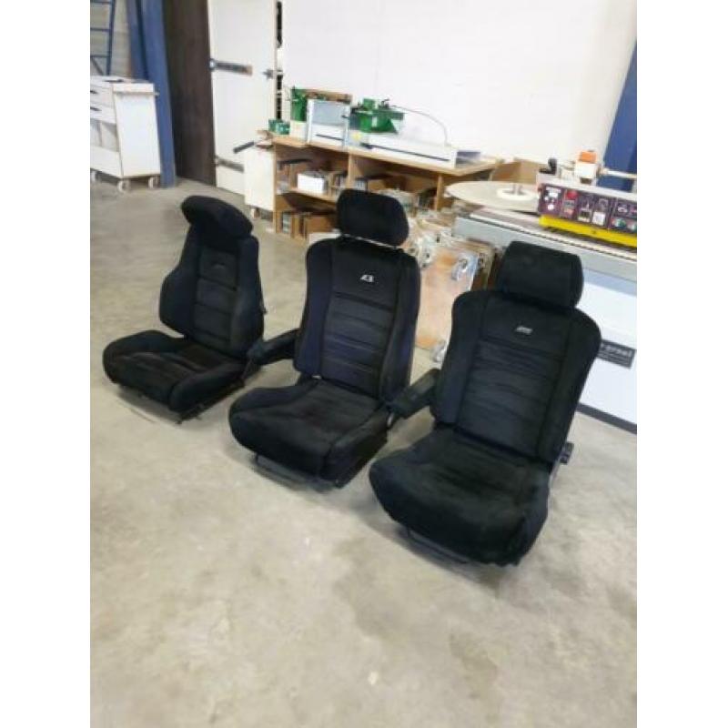 te koop autostoelen voor camper bus of auto 75euro per stuk