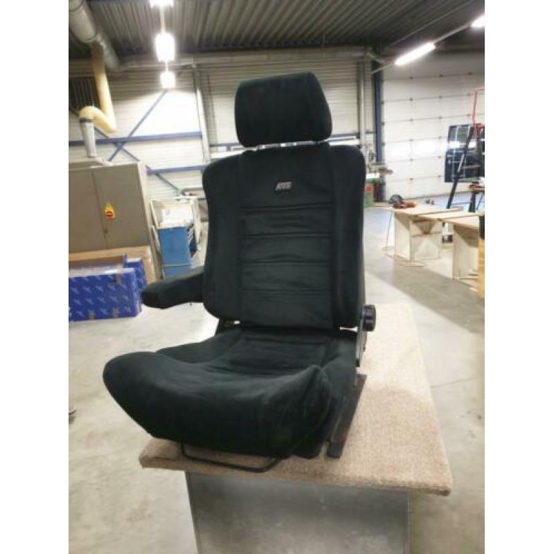 te koop autostoelen voor camper bus of auto 75euro per stuk