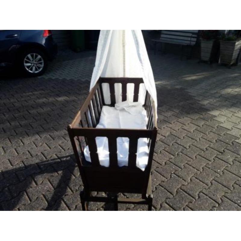 Babywiegje antiek eiken