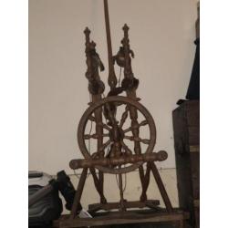 Antiek/Antique, Dos, radio, stoel,spinning wheel