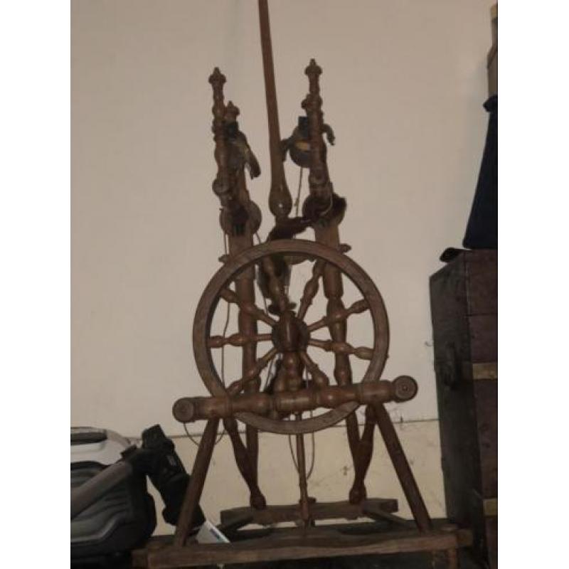 Antiek/Antique, Dos, radio, stoel,spinning wheel