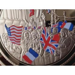 Prachtige penning uit Engeland Victory in Europe day 7 cm.