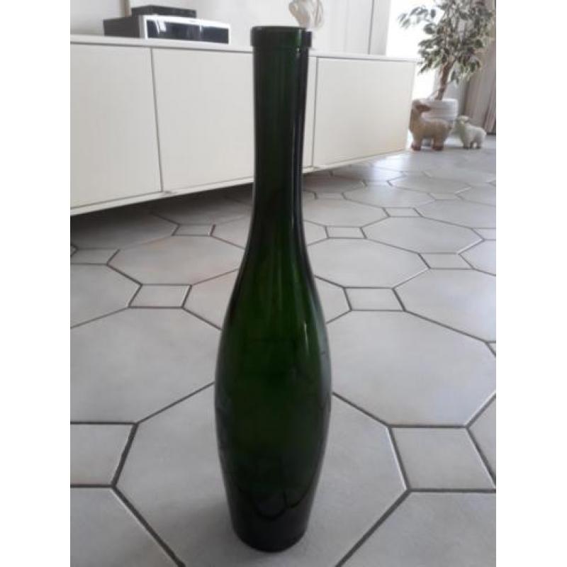 Mooie, oude champagnefles 1,5 ltr - apart model