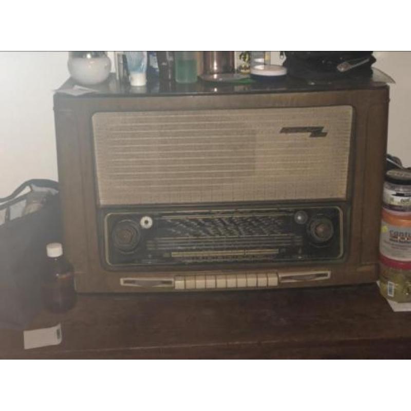 Antiek/Antique, Dos, radio, stoel,spinning wheel