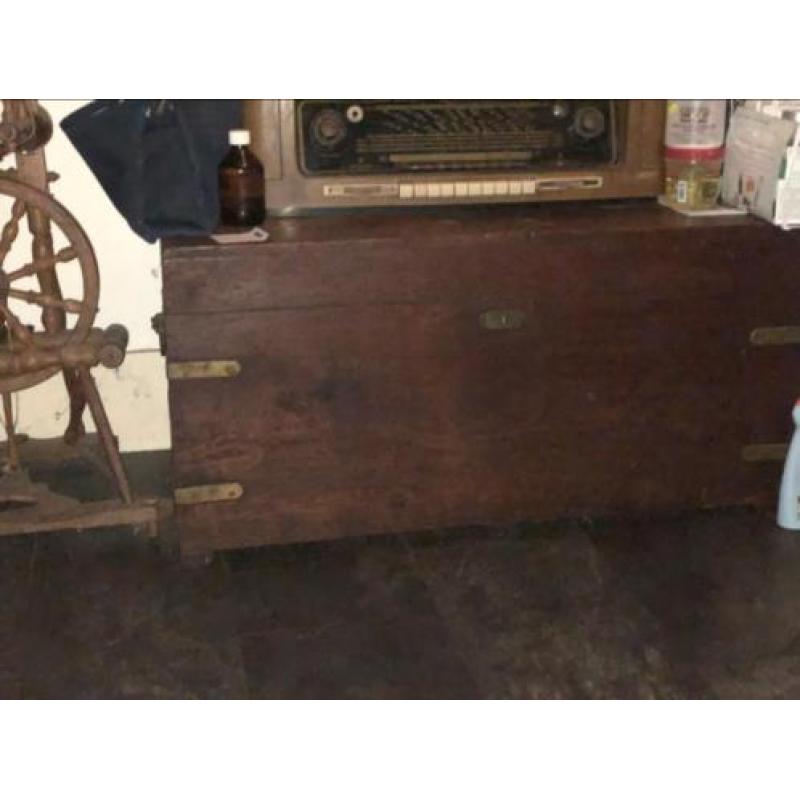 Antiek/Antique, Dos, radio, stoel,spinning wheel