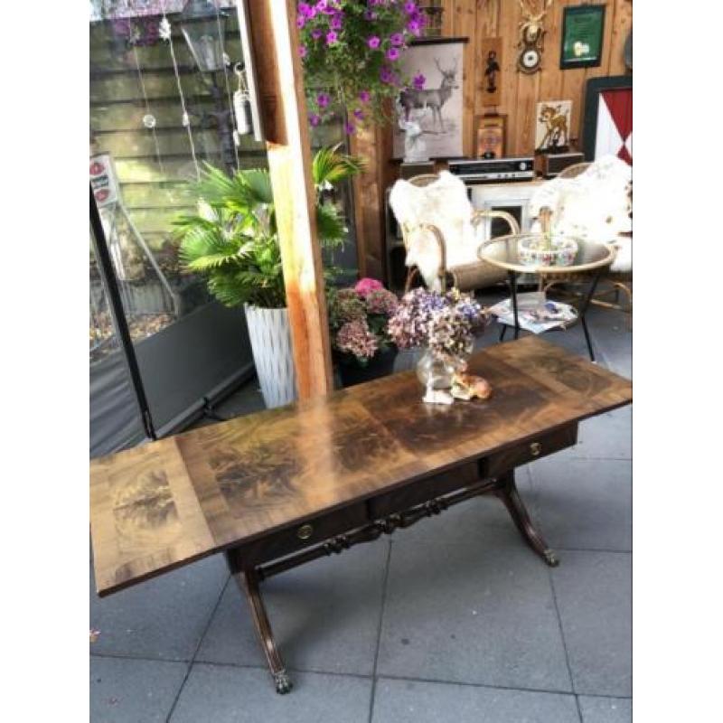 Klassieke salon tafel