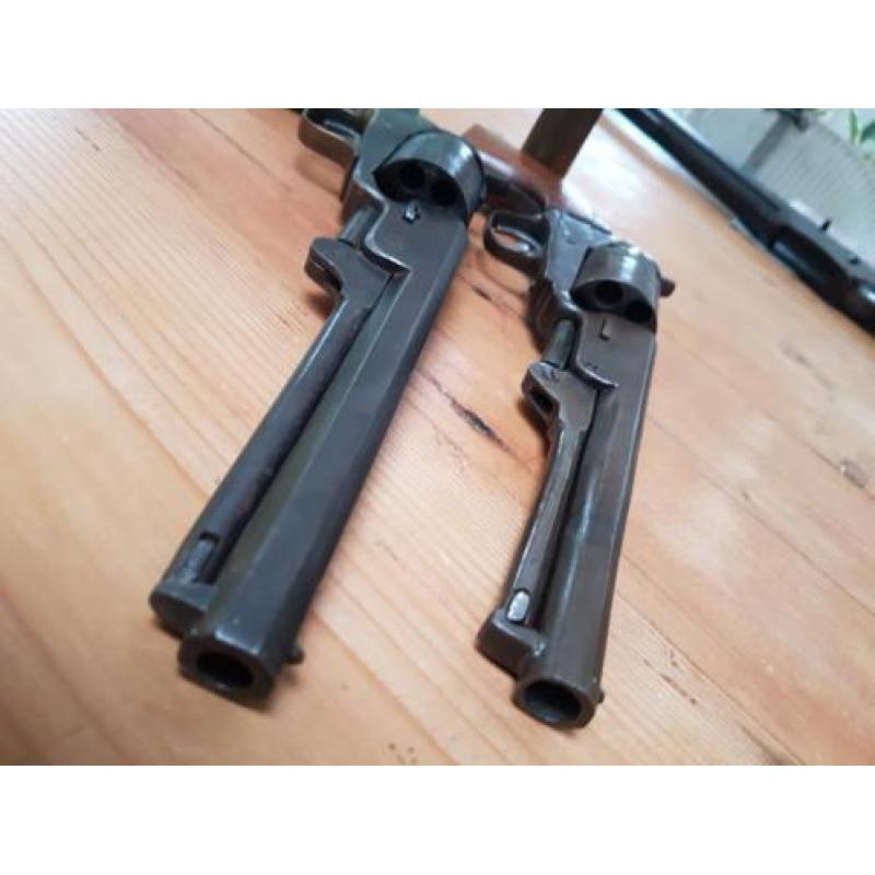 2 antieke Colts, model 1851