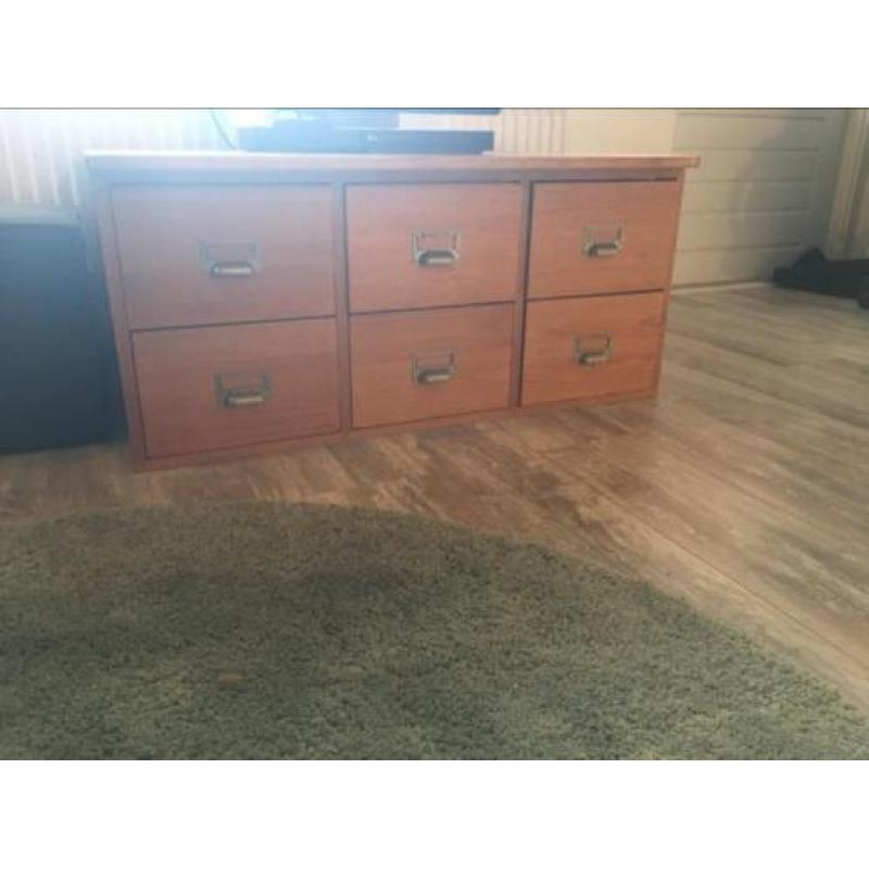 Kast/ tv kast/ apothekerskast