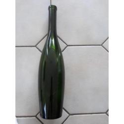 Mooie, oude champagnefles 1,5 ltr - apart model