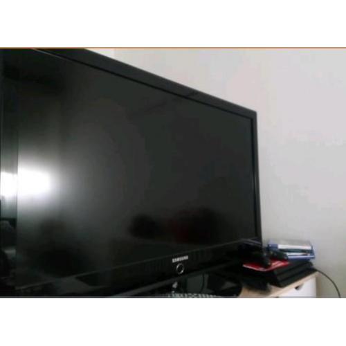 Samsung LCD tv 42 inch