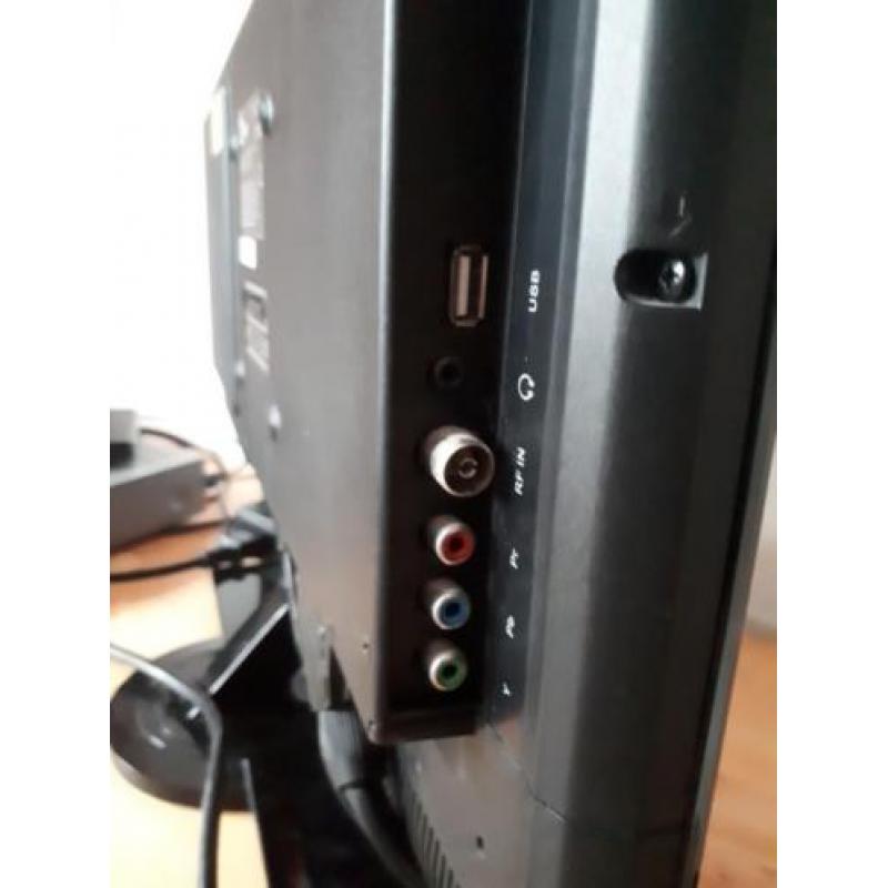 TV, DVD speler en digitenne kastje