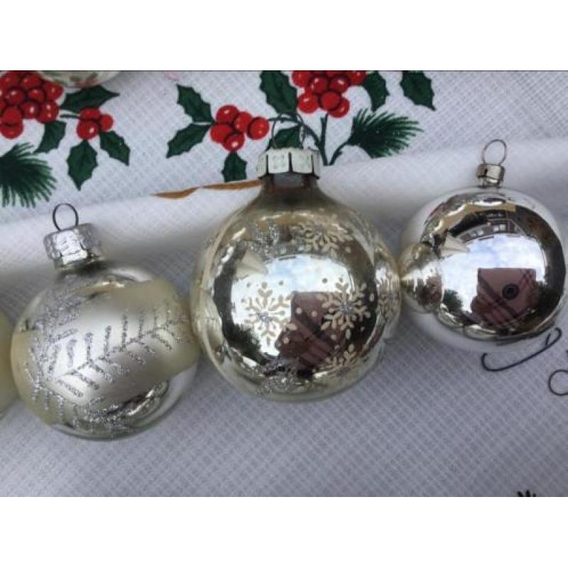 Kerstballen oud