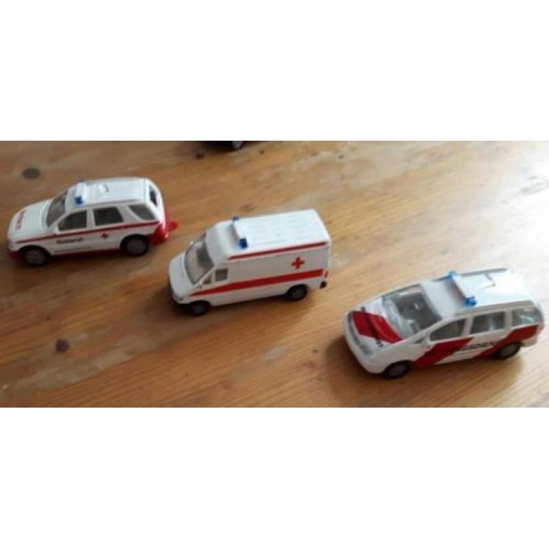 Ambulances metaal/kunststof leuk voor bij Lemax dorp