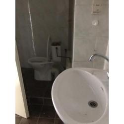 Diverse, wasbakken-wc potten-douche bakken-baden 1 bubbelbad