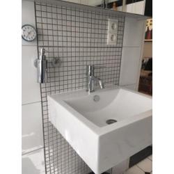 Witte vierkante moderne Wastafel