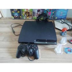 Goedwerkende Playstation 3 met 1 controller en 9 spellen.