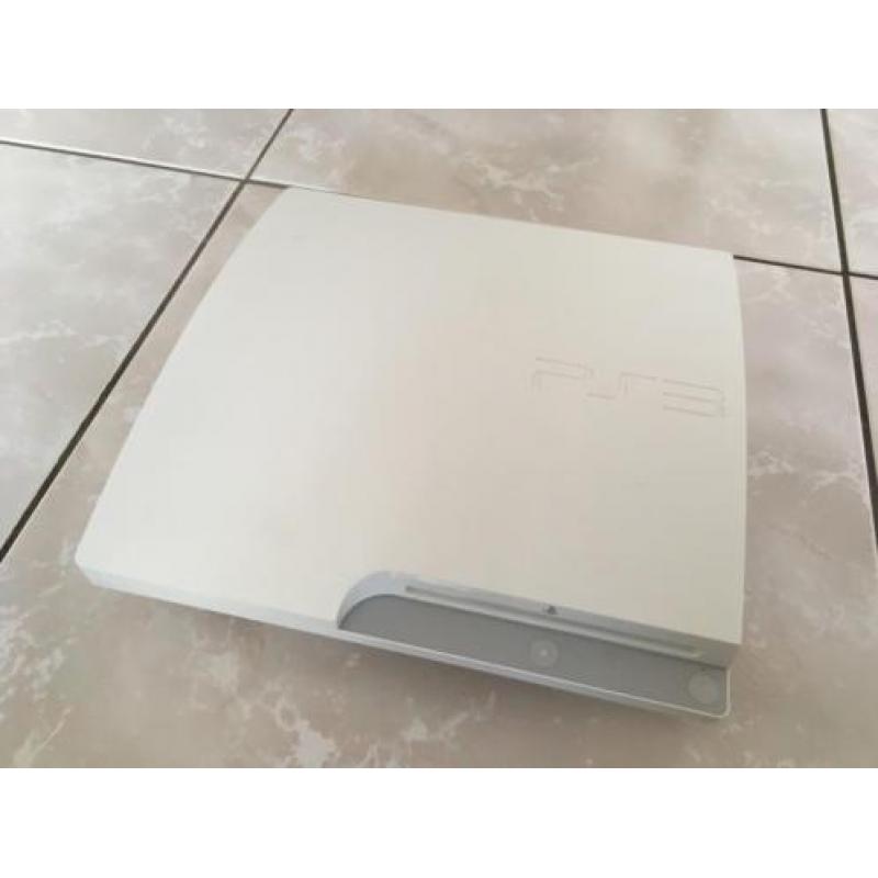 PS3 Slim Wit 320Gb met 2 controllers en 25 spellen